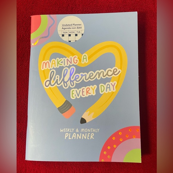 NEW "Making a Difference Every Day" 12 Months Weekly & Monthly Undated Planner - Picture 1 of 12